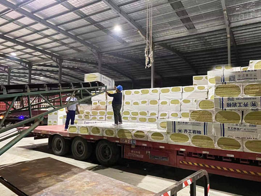 巖棉板生產(chǎn)線 巖棉板生產(chǎn)線