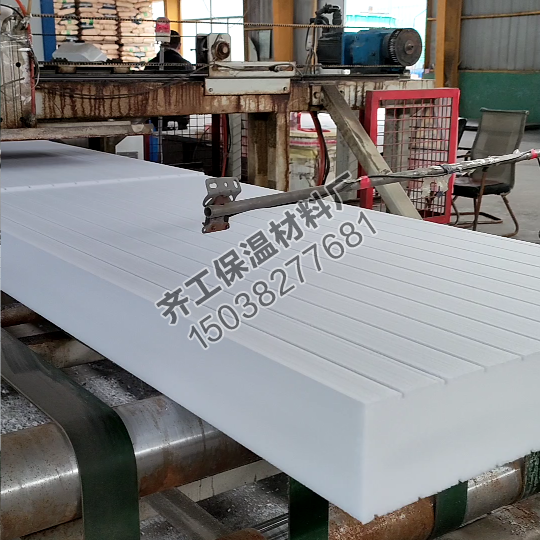 擠塑板和巖棉板哪個保溫效果好？